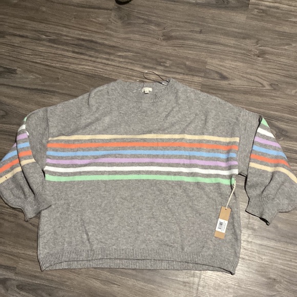 Debut Women's Plus Size Rainbow Striped Sweater with Puff Sleeves Size 1X - Picture 5 of 7